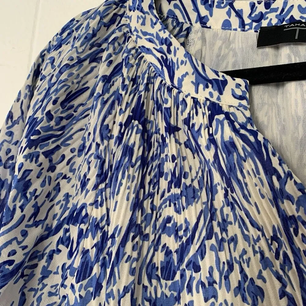 Tahari Womens 1X Shirt Blouse Flowy Flutter Sleeves Blue White Floral NEW‎